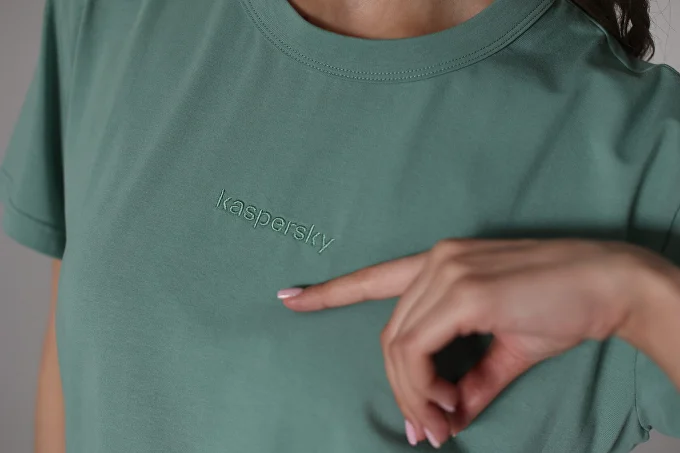 Футболки с логотипом: как выбрать подходящий материал и фасон