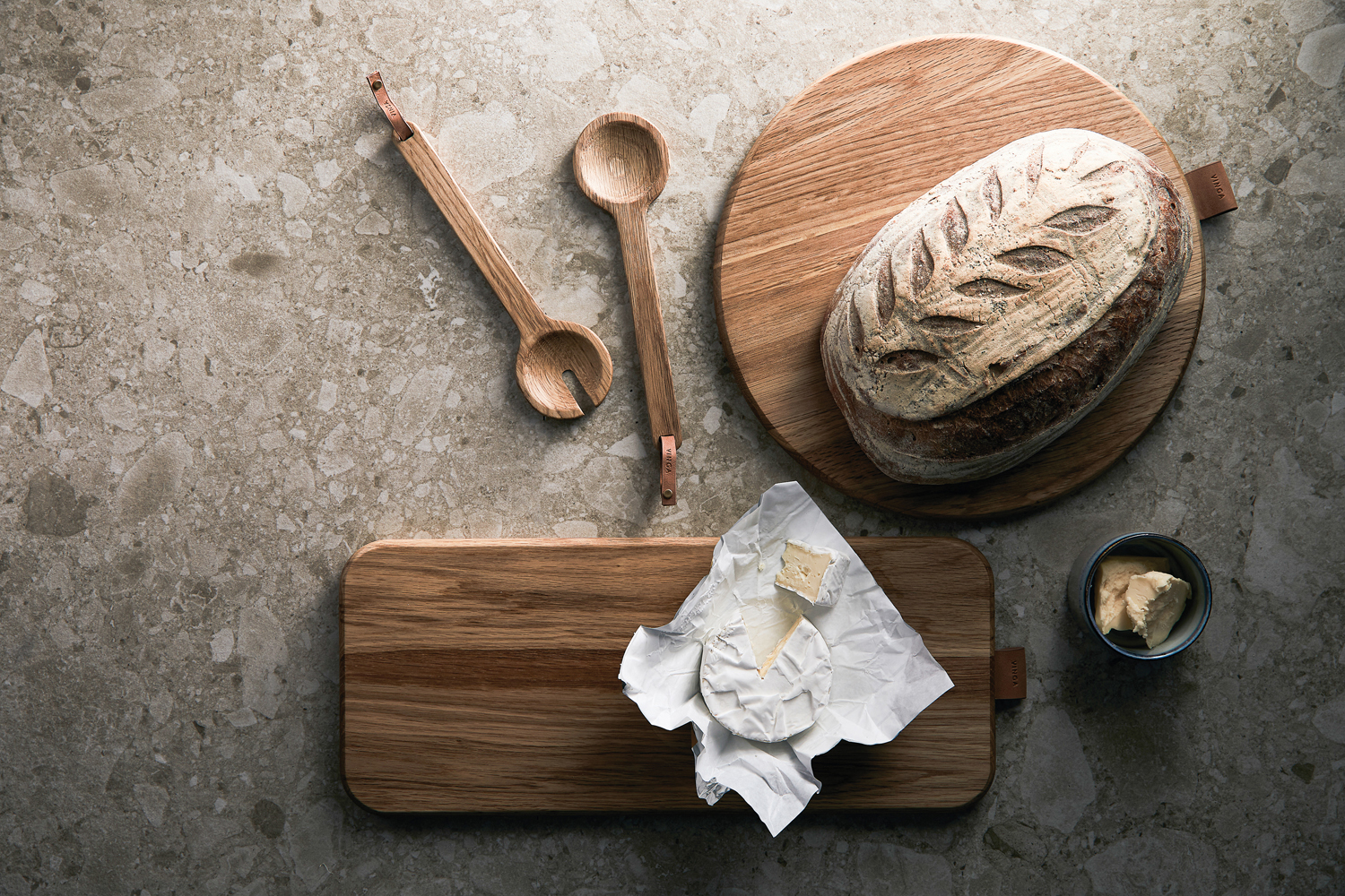 Круглая сервировочная доска VINGA Alcamo (Изображение 5)