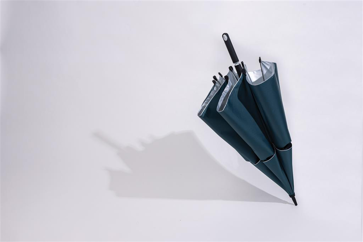 Зонт-трость антишторм Hurricane Aware™, d120 см (Изображение 8)