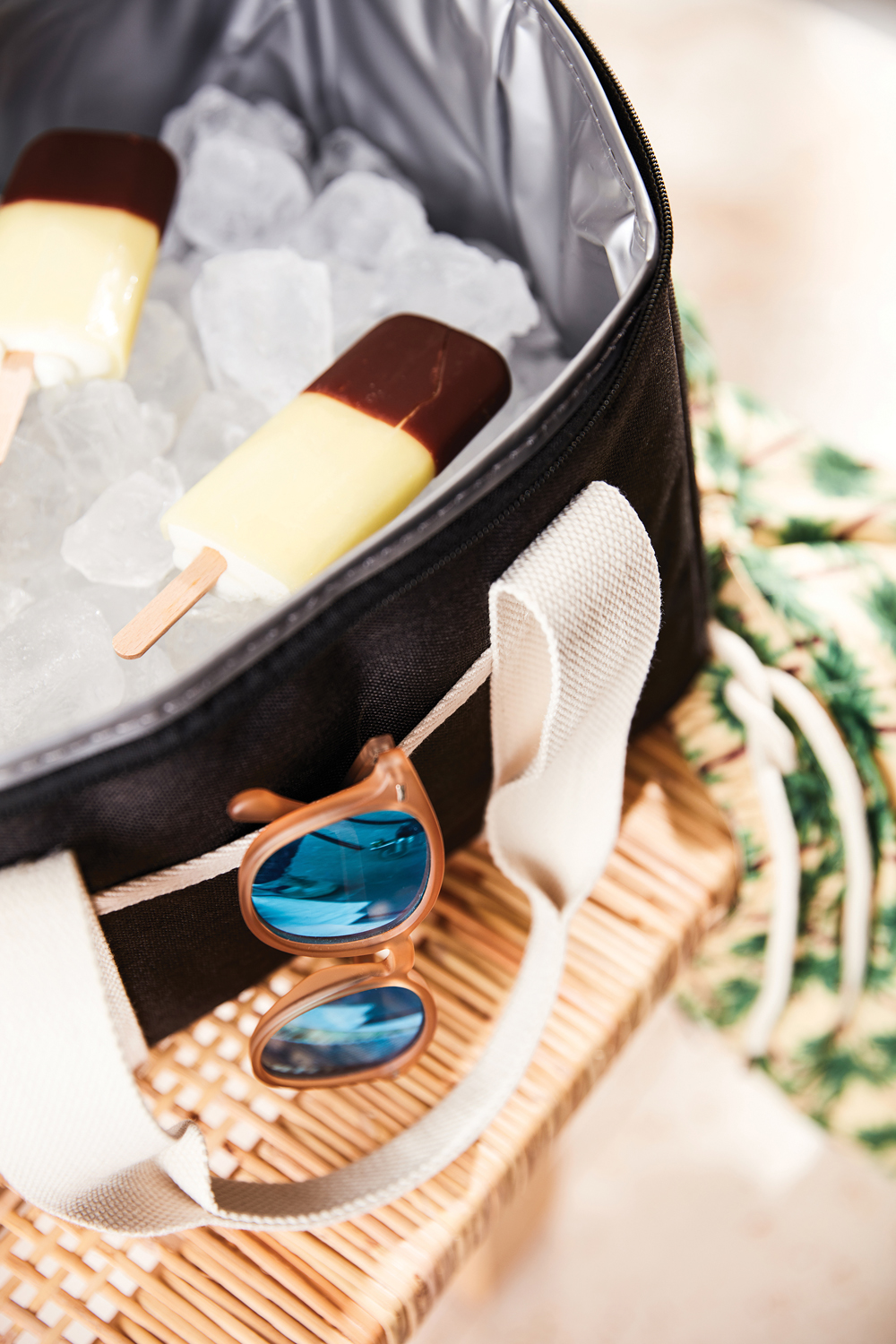 Городская сумка-холодильник VINGA Sortino из rPET (Изображение 8)