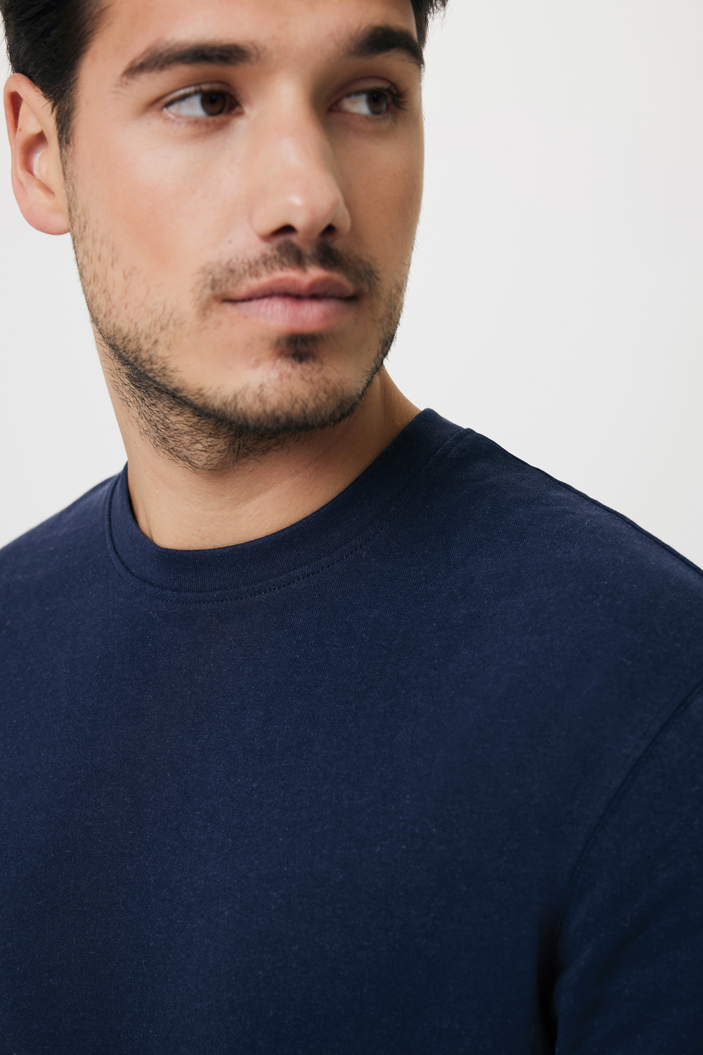 Свитшот Iqoniq Zion из переработанного хлопка, унисекс, 340 г/м² (Изображение 14)