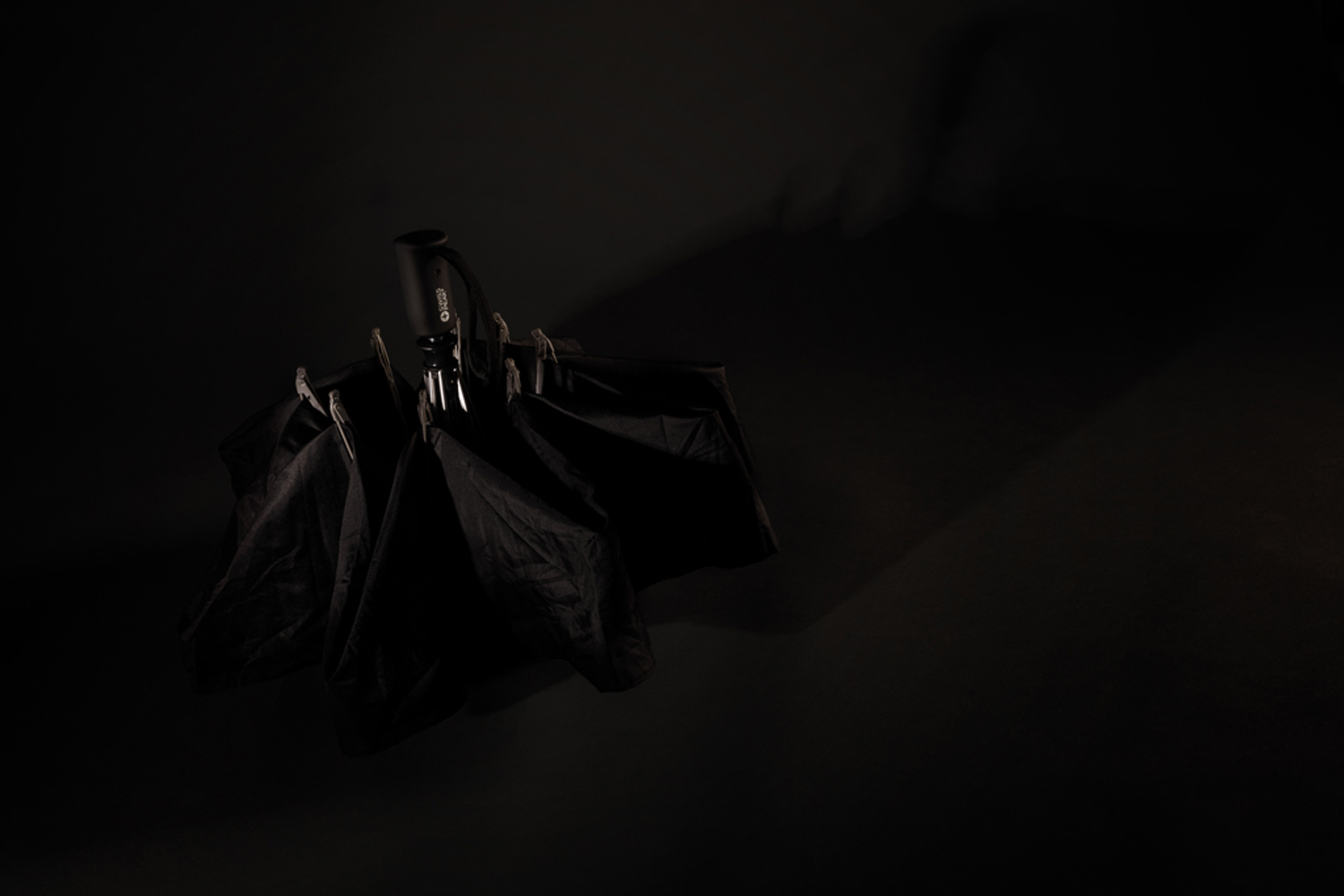 Автоматический складной зонт Swiss Peak из rPET AWARE™, d116 см (Изображение 7)