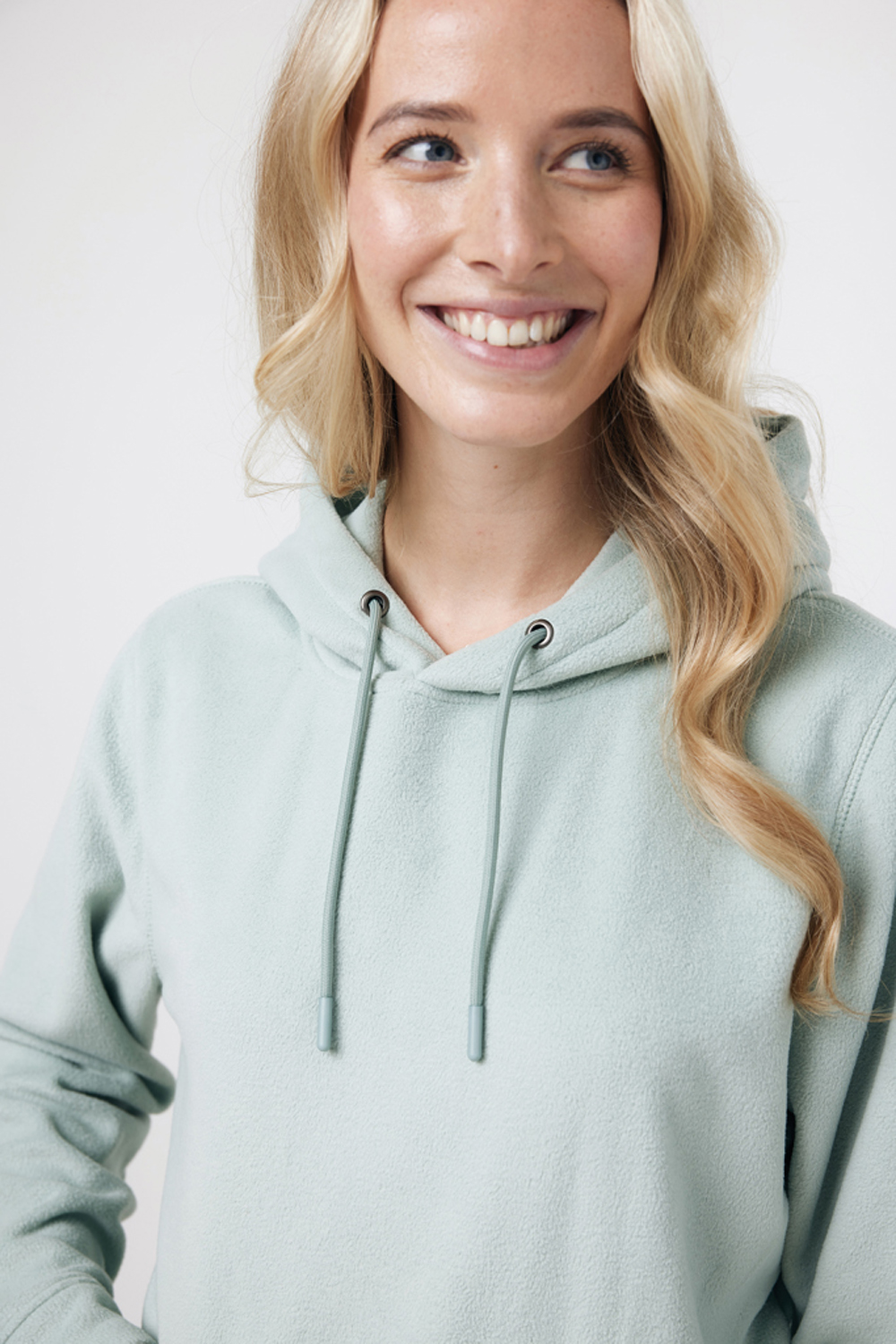 Худи Iqoniq Trivor из переработанного полиэстера AWARE™, унисекс, 240 г/м² (Изображение 14)