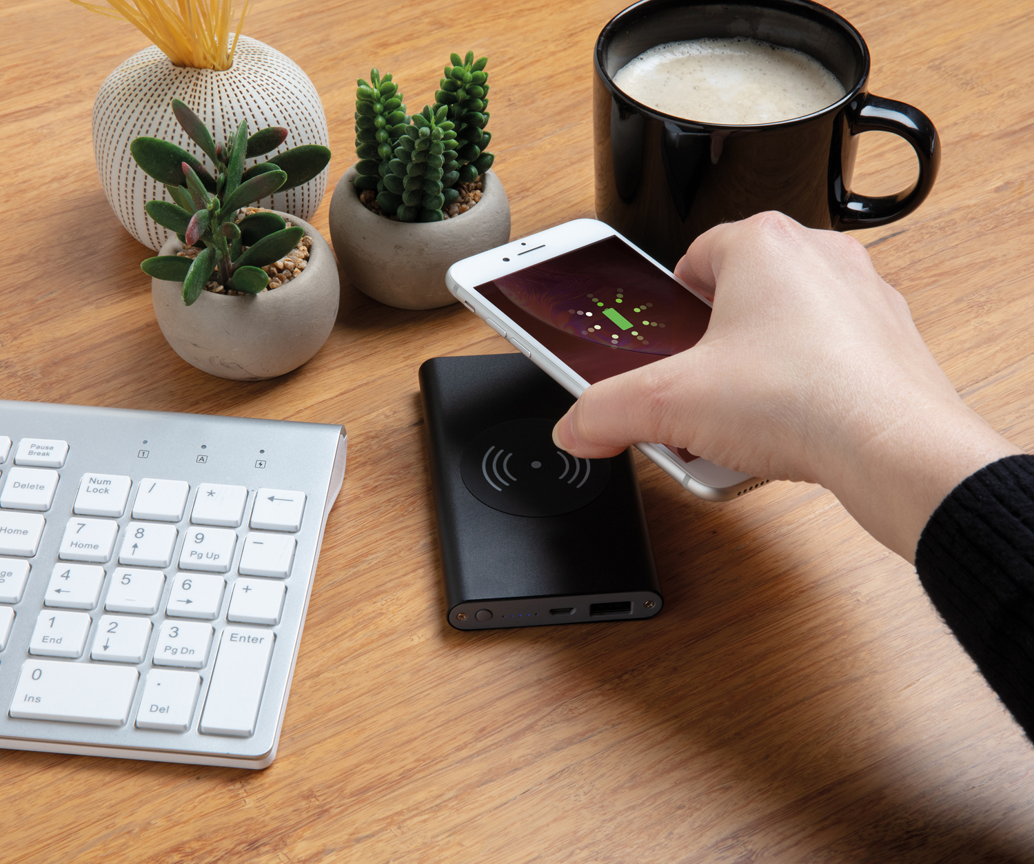 Тонкий беспроводной внешний аккумулятор на 4000 мАч, 5W (Изображение 5)