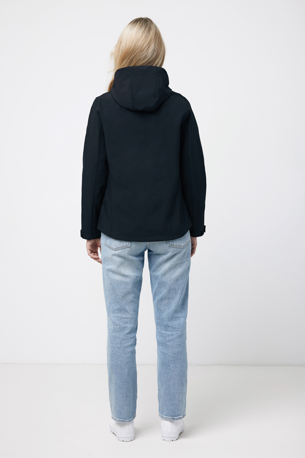 Женская куртка Iqoniq Makalu из переработанного полиэстера AWARE™, 300 г/м² (Изображение 12)