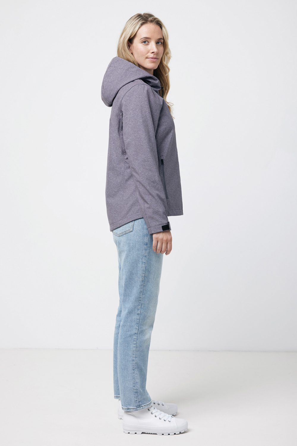 Женская куртка Iqoniq Makalu из переработанного полиэстера AWARE™, 300 г/м² (Изображение 12)