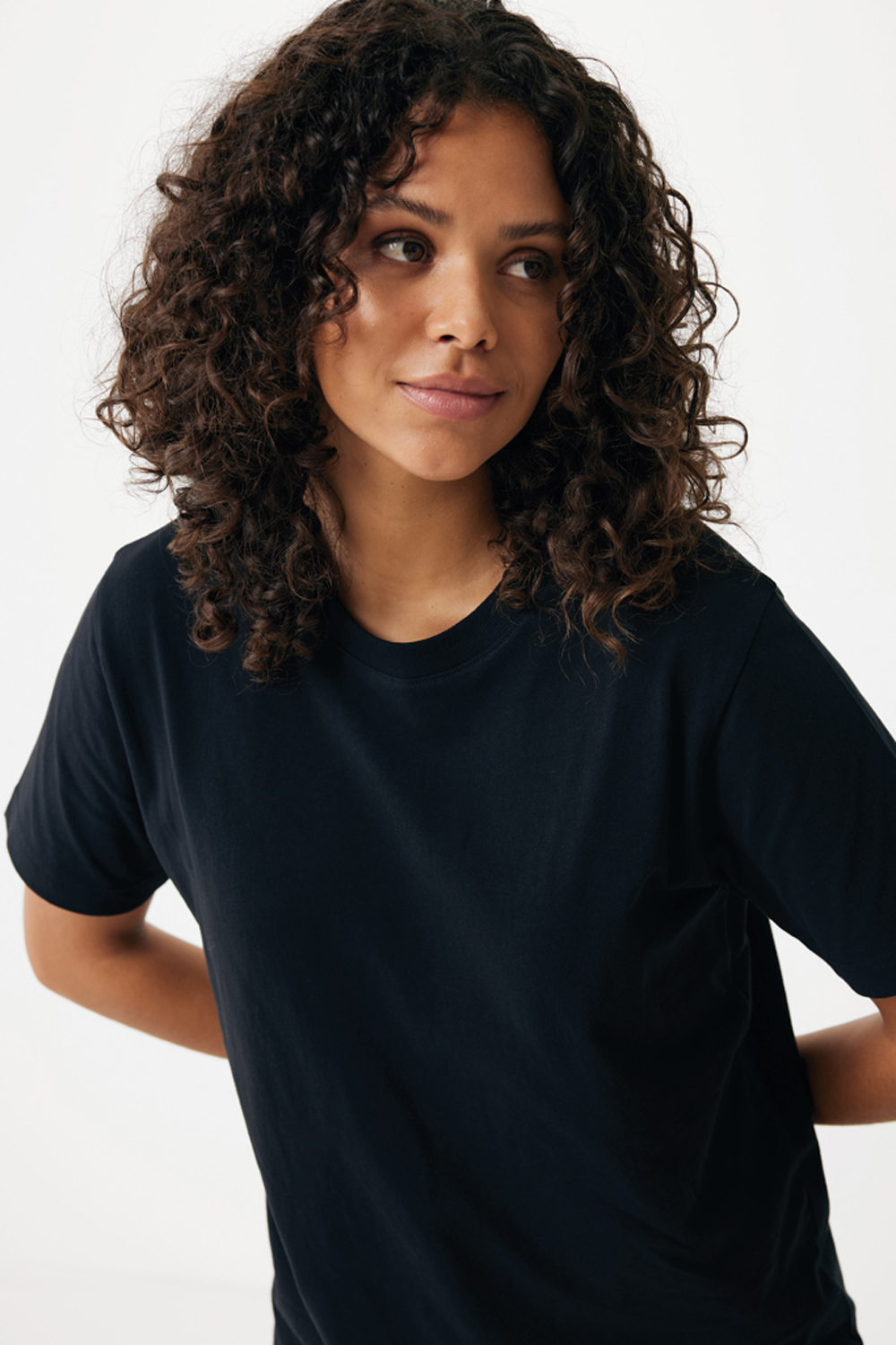 Футболка Iqoniq Kakadu из переработанного хлопка, свободный крой, унисекс, 180 г/м² (Изображение 6)