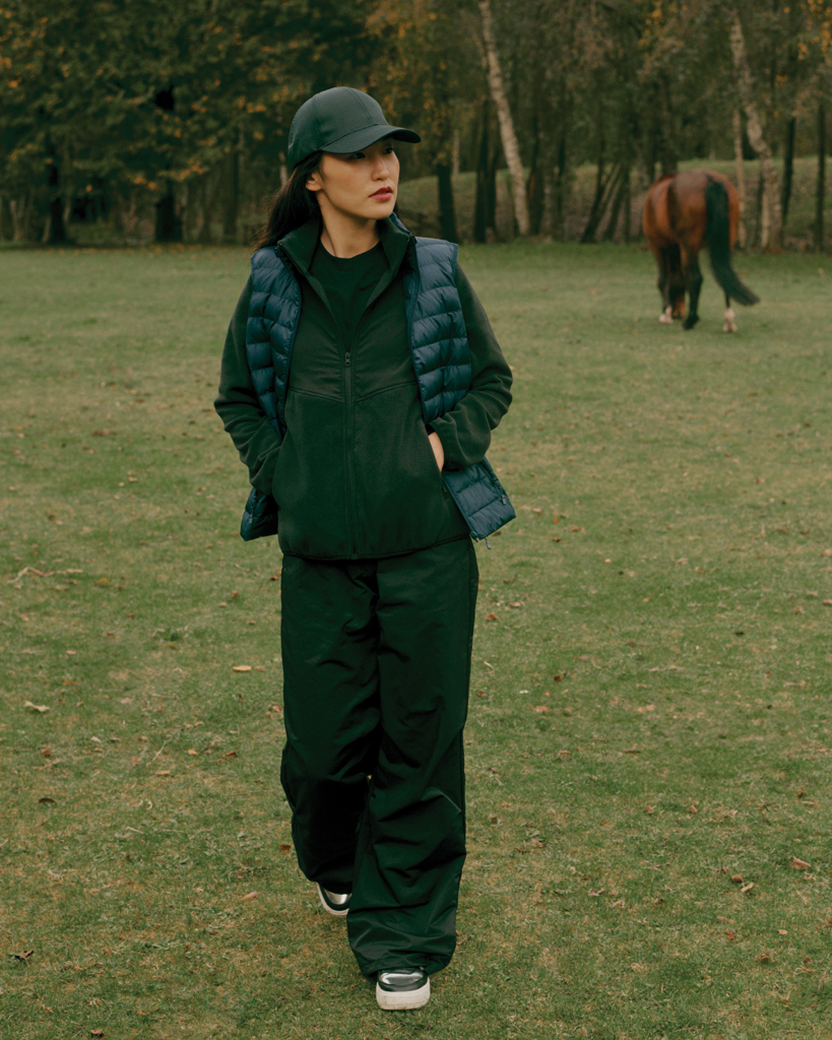 Толстовка Iqoniq Talung из переработанного полиэстера AWARE™, унисекс, 240 г/м² (Изображение 18)