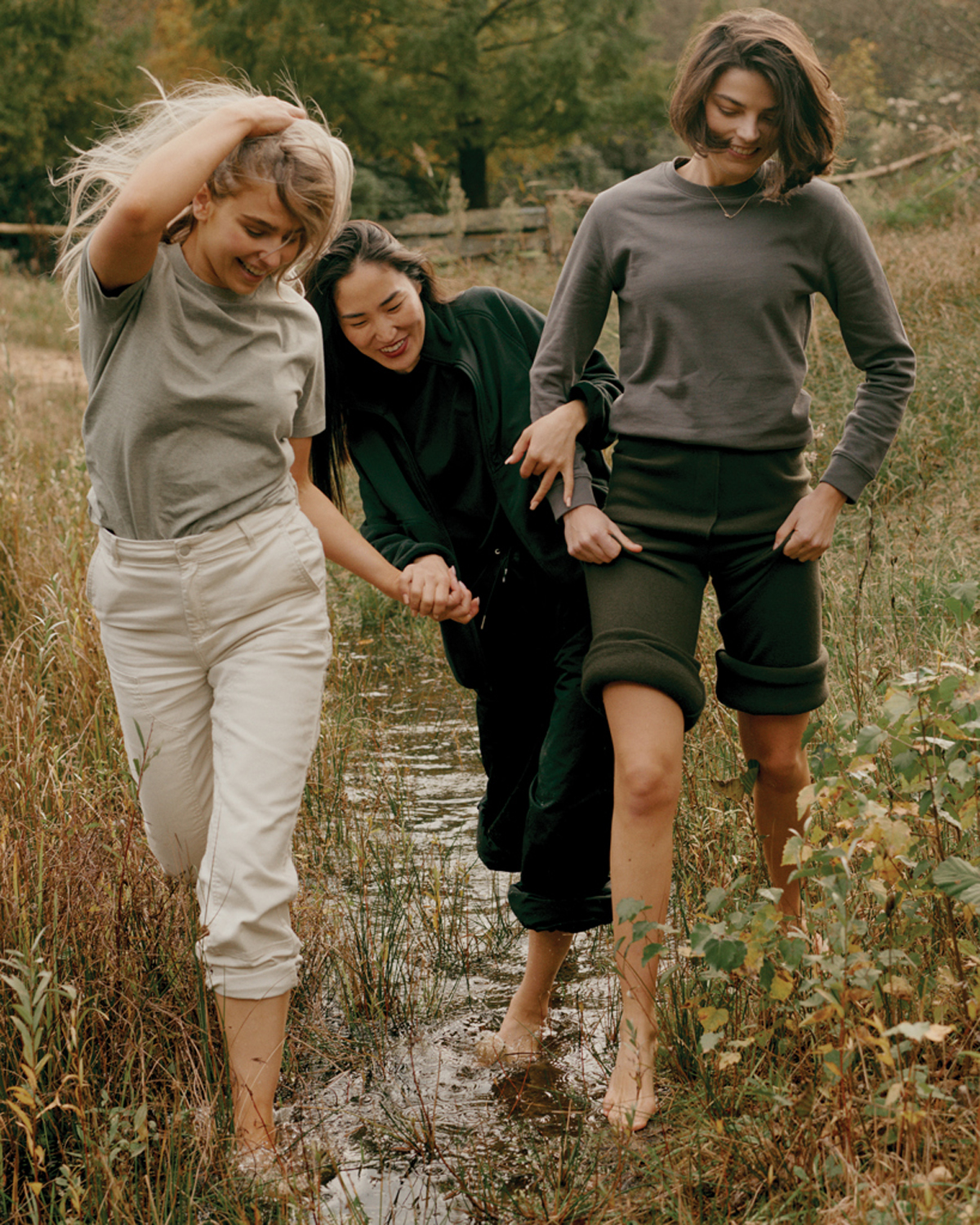 Толстовка Iqoniq Talung из переработанного полиэстера AWARE™, унисекс, 240 г/м² (Изображение 6)