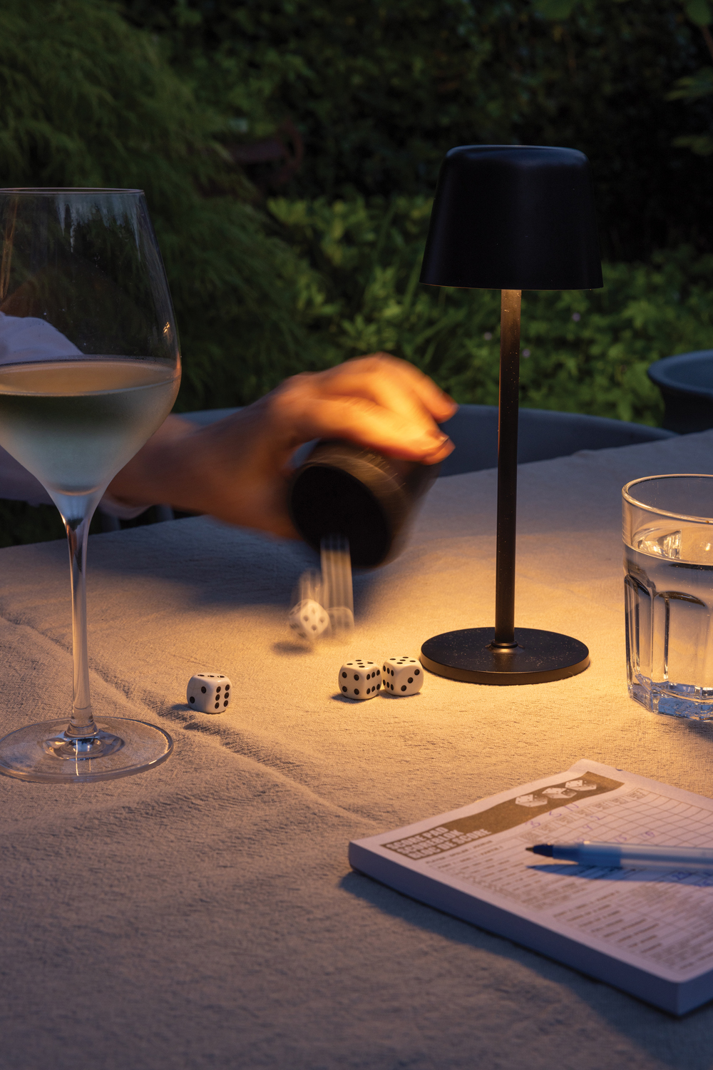 Настольная лампа Zenic из переработанного пластика RCS (Изображение 13)