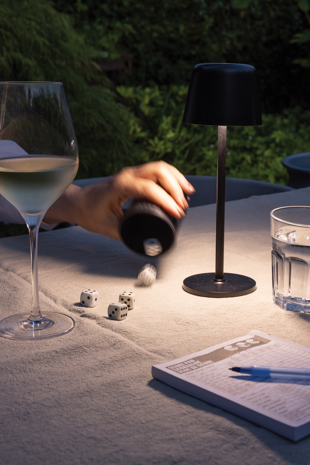 Настольная лампа Zenic из переработанного пластика RCS (Изображение 12)