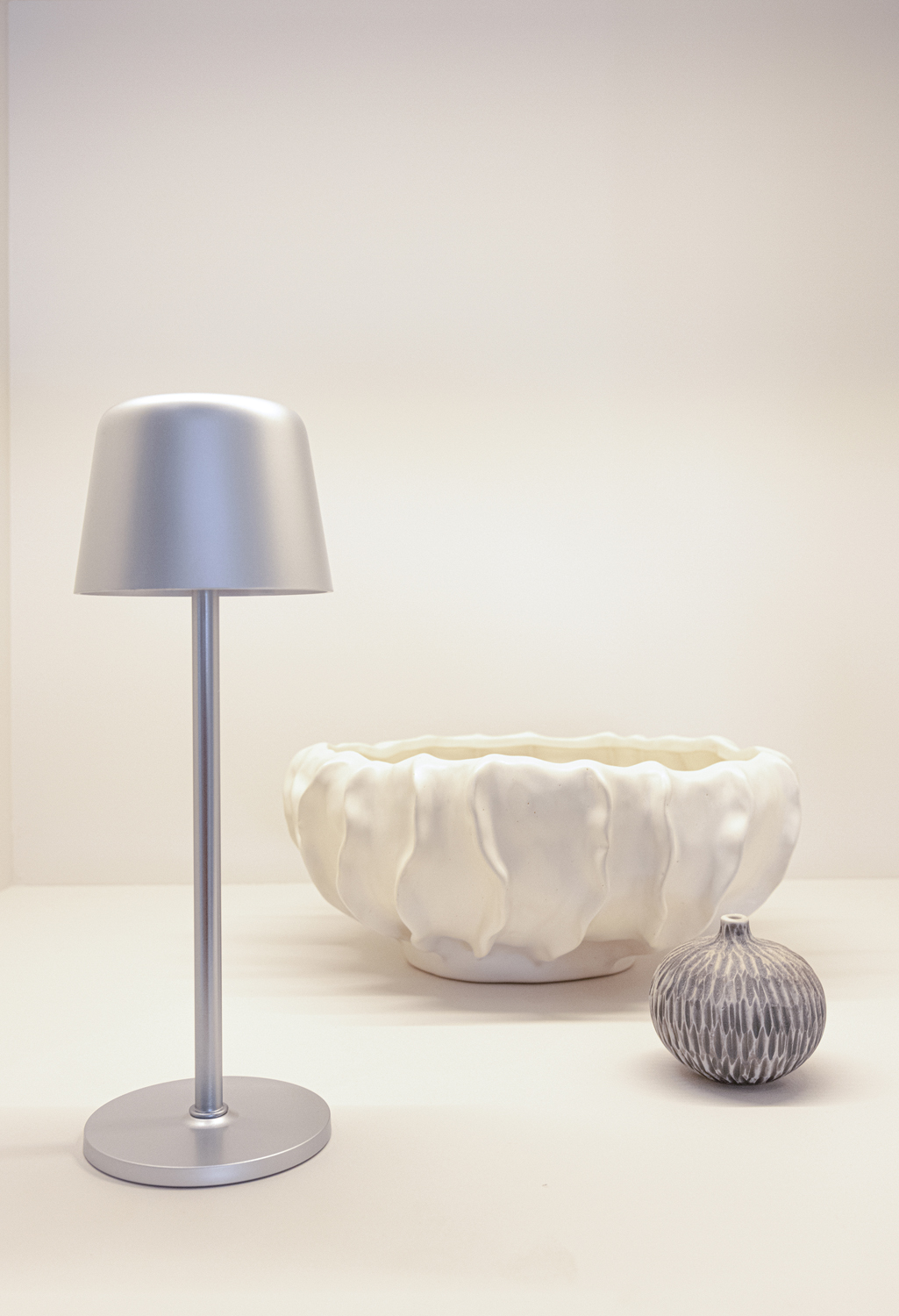 Настольная лампа Zenic из переработанного пластика RCS (Изображение 13)