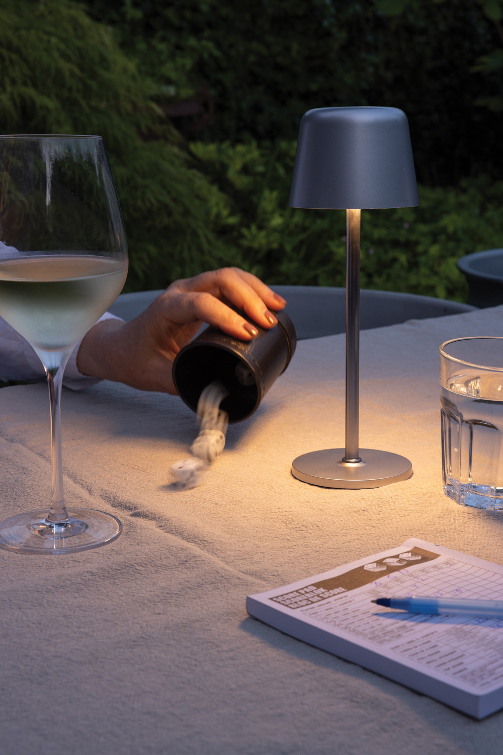 Настольная лампа Zenic из переработанного пластика RCS (Изображение 12)