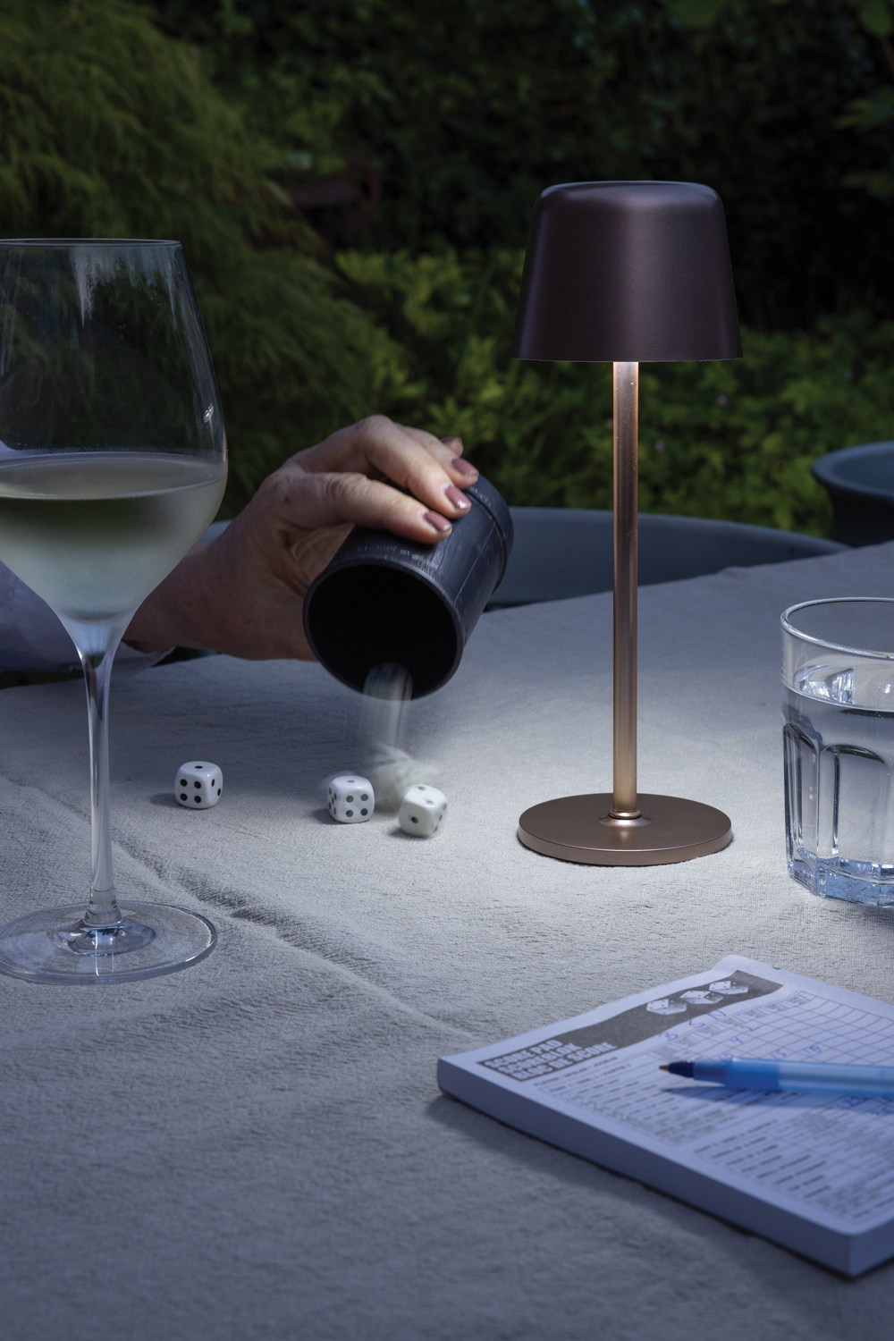 Настольная лампа Zenic из переработанного пластика RCS (Изображение 6)