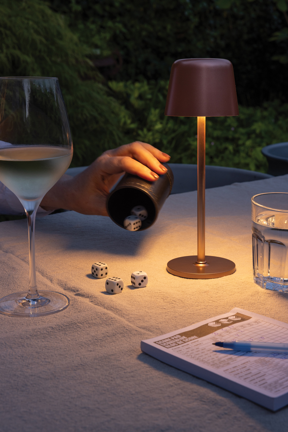 Настольная лампа Zenic из переработанного пластика RCS (Изображение 12)