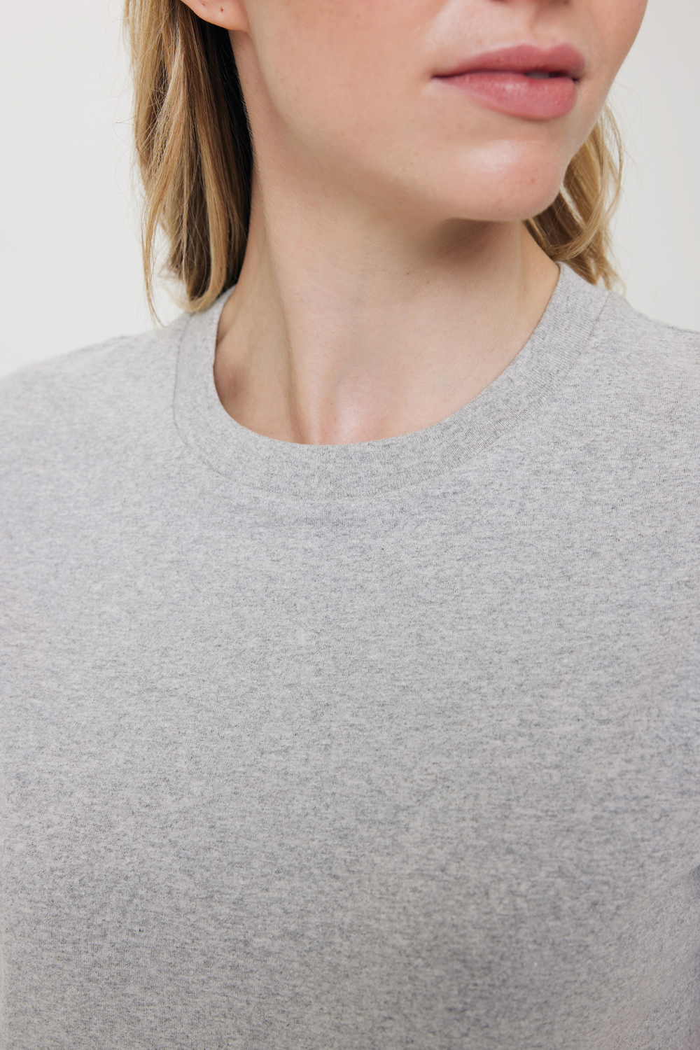 Футболка Iqoniq Manuel из переработанного неокрашенного хлопка, унисекс, 180 г/м² (Изображение 31)