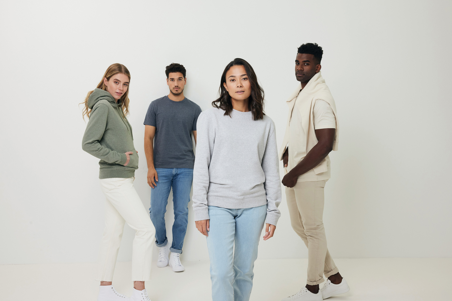 Футболка Iqoniq Manuel из переработанного неокрашенного хлопка, унисекс, 180 г/м² (Изображение 10)