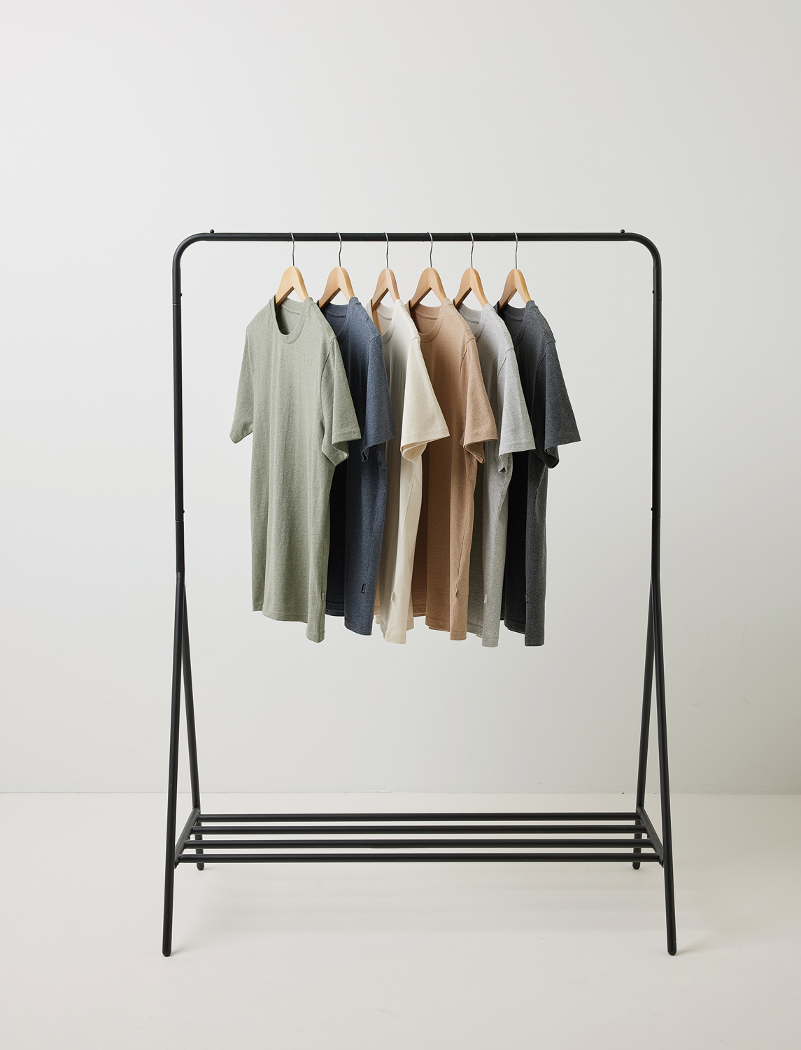 Футболка Iqoniq Manuel из переработанного неокрашенного хлопка, унисекс, 180 г/м² (Изображение 6)