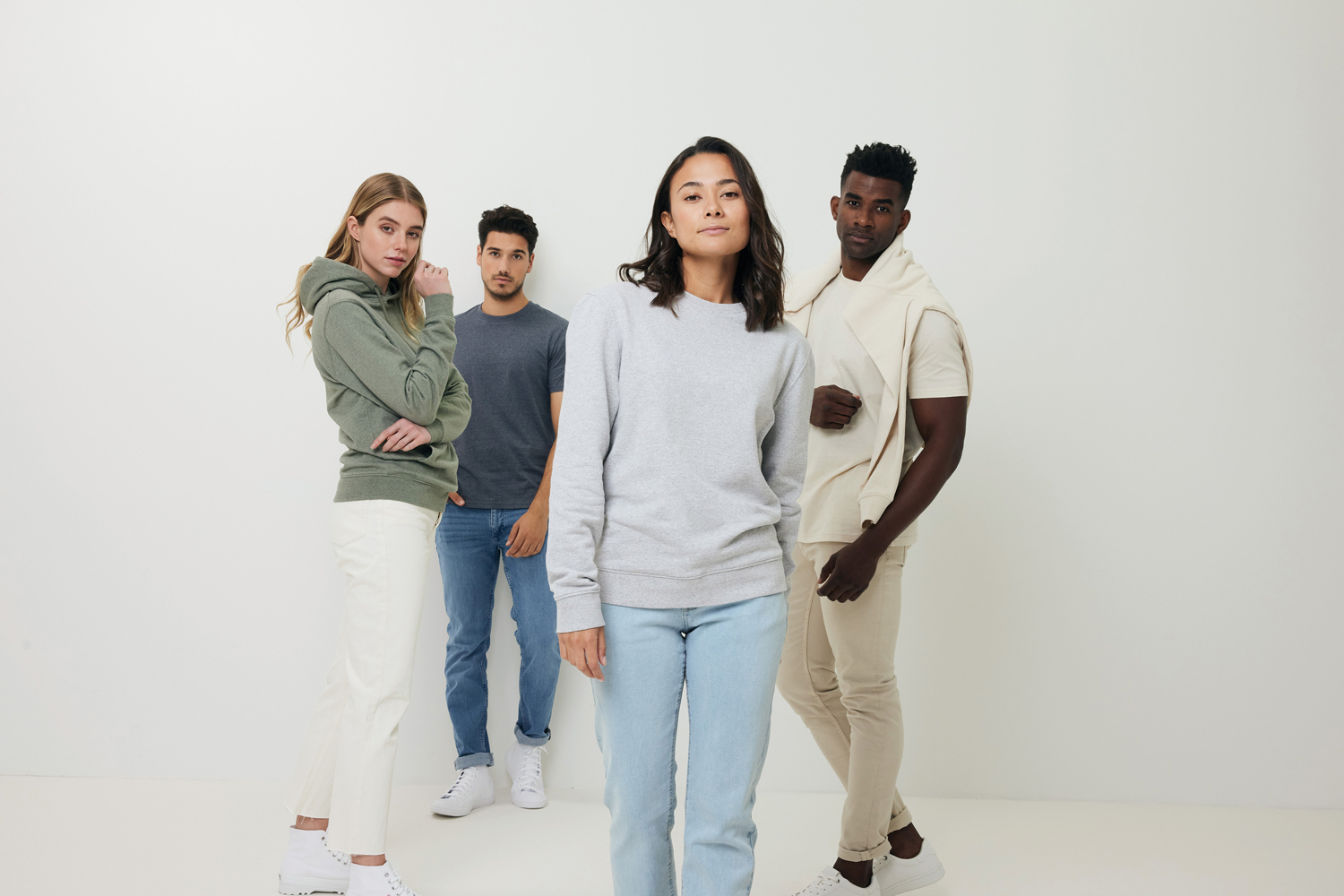 Футболка Iqoniq Manuel из переработанного неокрашенного хлопка, унисекс, 180 г/м² (Изображение 13)