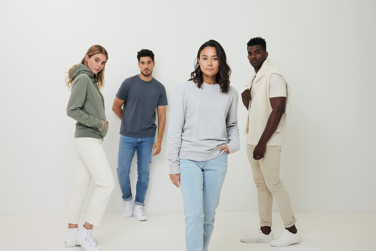 Футболка Iqoniq Manuel из переработанного неокрашенного хлопка, унисекс, 180 г/м² (Изображение 14)