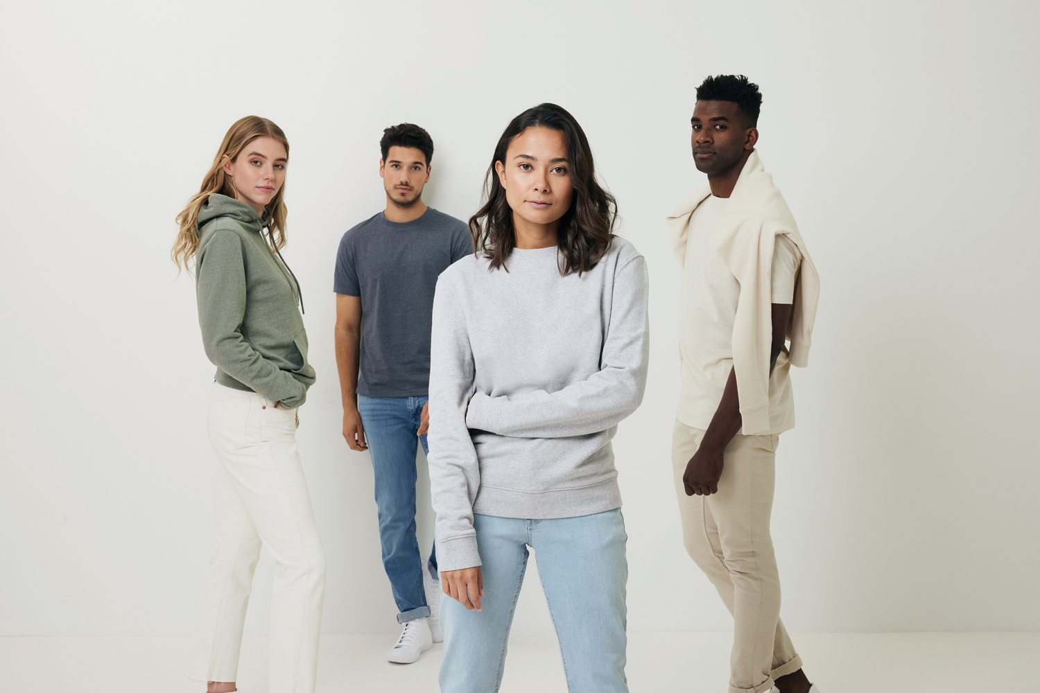 Футболка Iqoniq Manuel из переработанного неокрашенного хлопка, унисекс, 180 г/м² (Изображение 9)