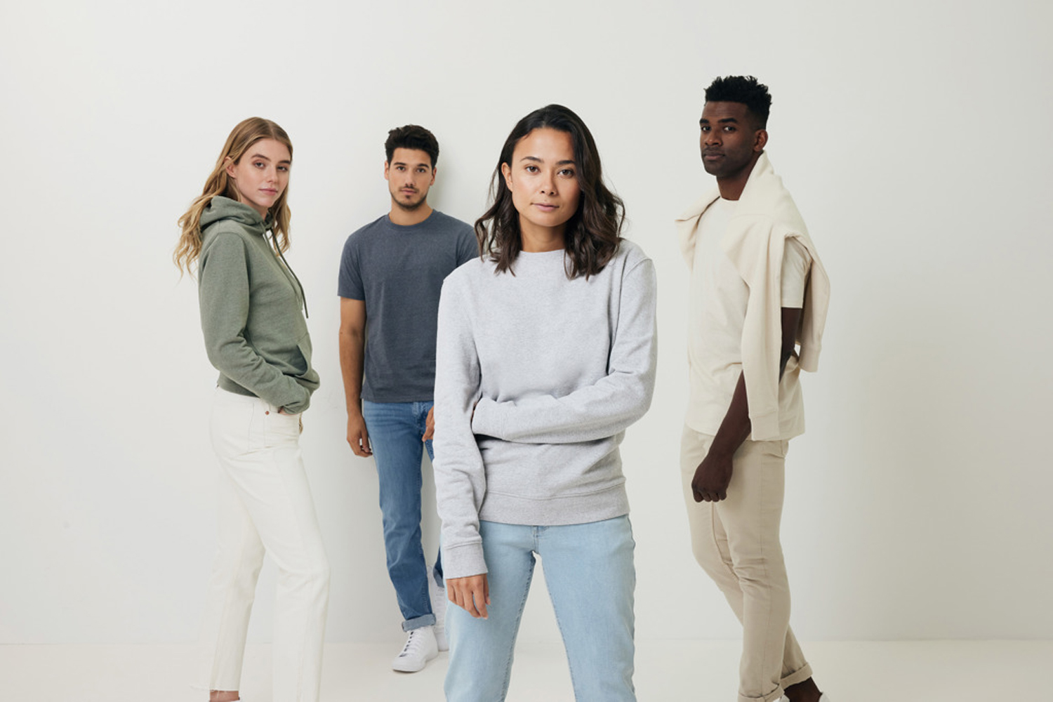 Футболка Iqoniq Manuel из переработанного неокрашенного хлопка, унисекс, 180 г/м² (Изображение 44)