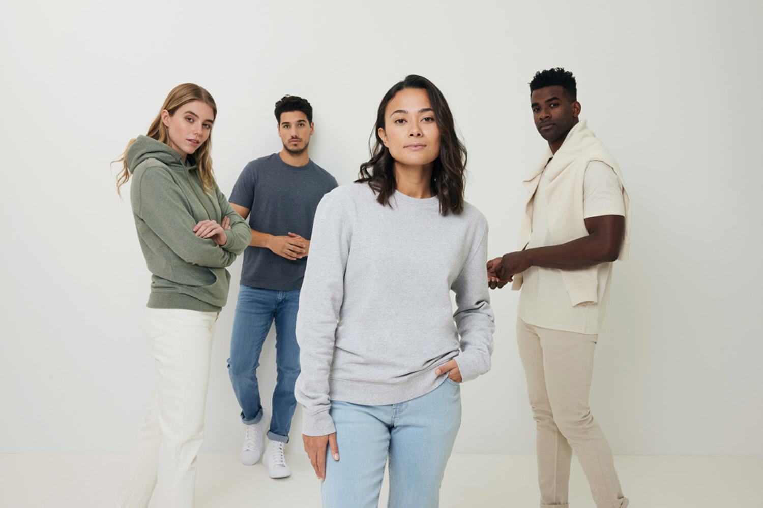 Футболка Iqoniq Manuel из переработанного неокрашенного хлопка, унисекс, 180 г/м² (Изображение 2)