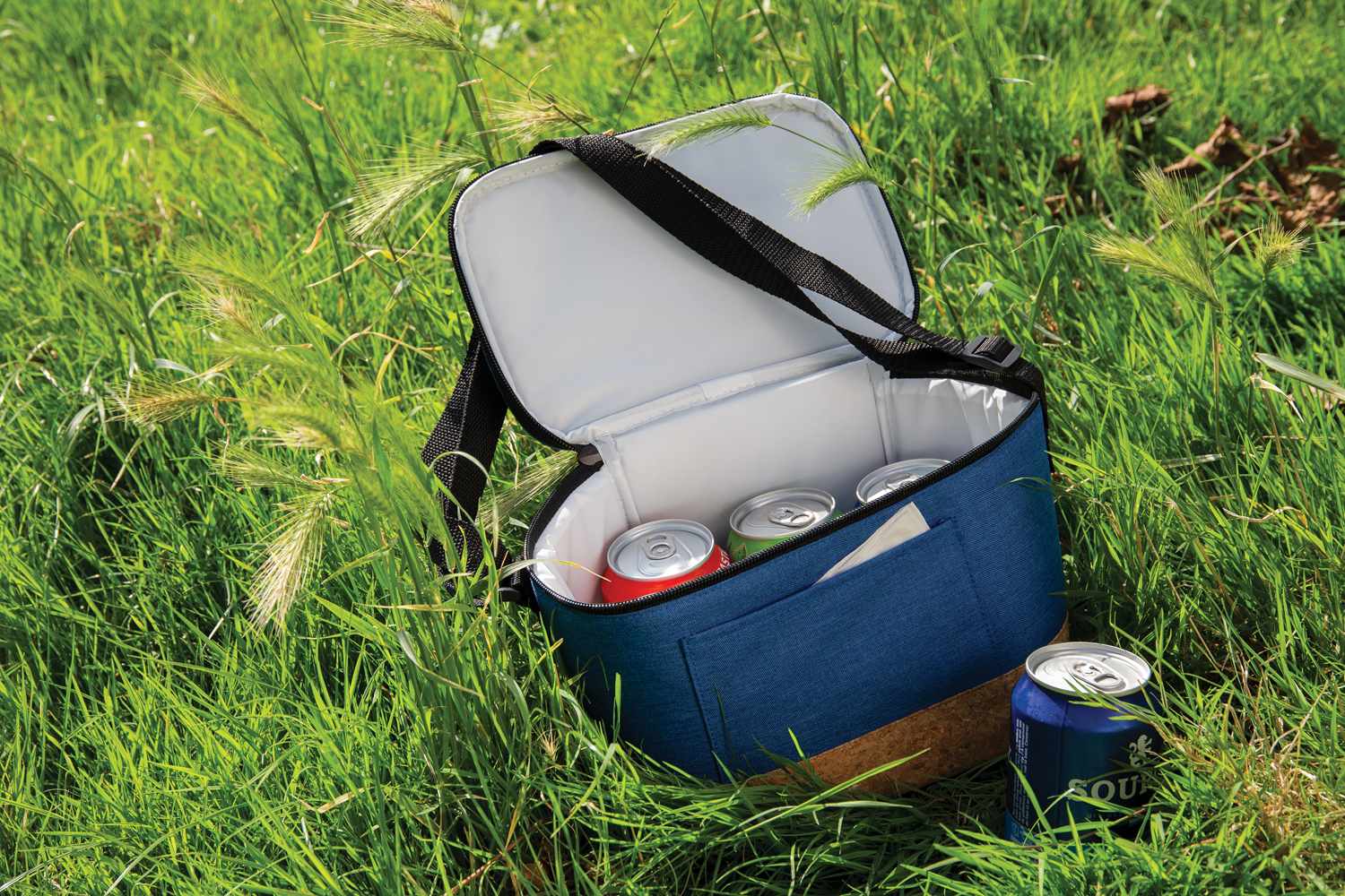 Двухцветная сумка-холодильник с пробковой отделкой (Изображение 5)