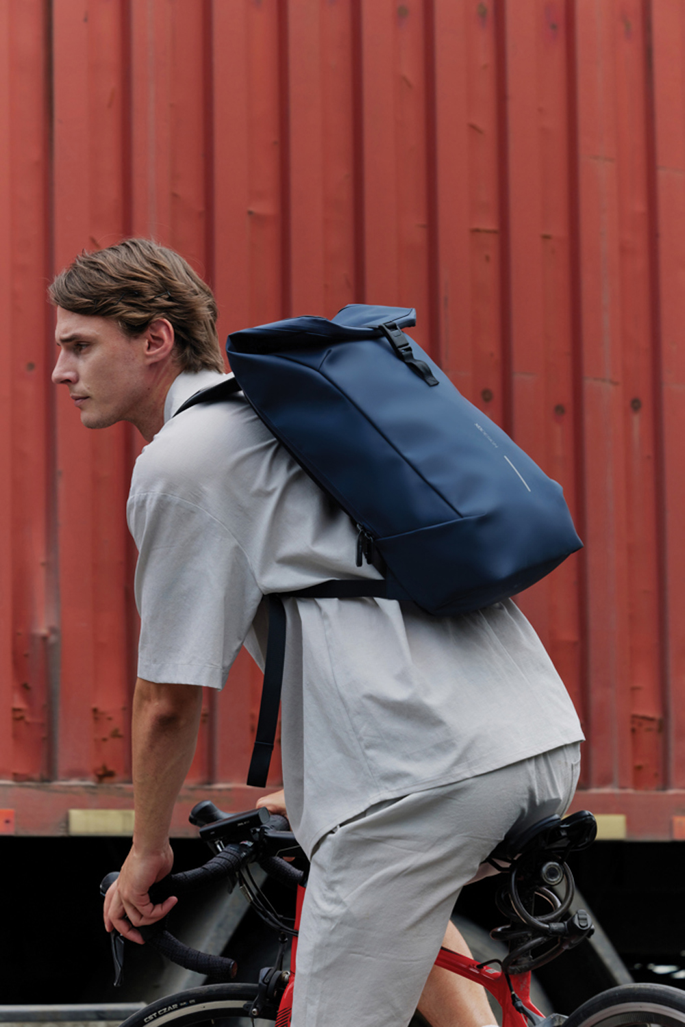 Антикражный водонепроницаемый рюкзак Urban Flap-Top, темно-синий (Изображение 6)