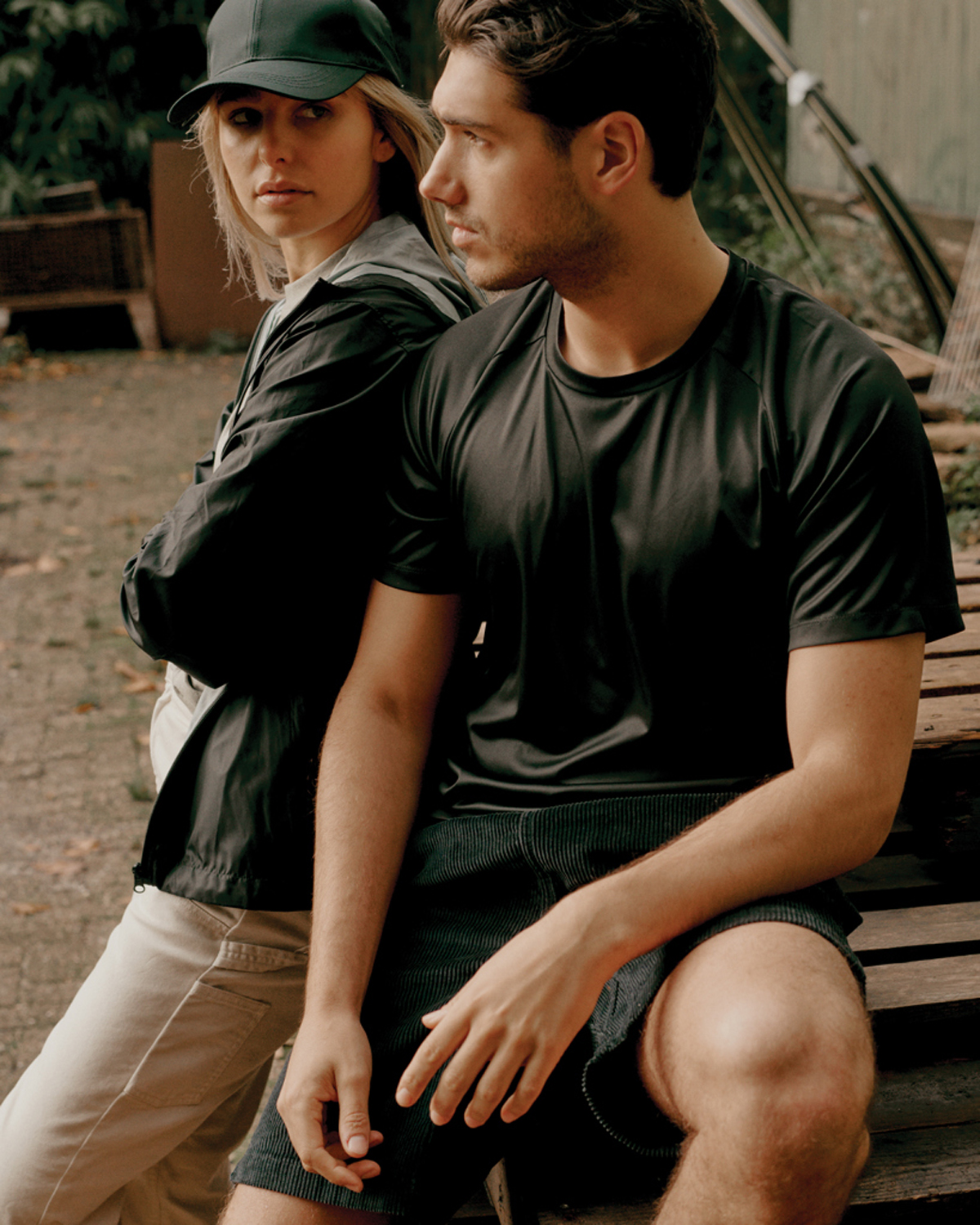 Ветровка Iqoniq Logan из переработанного полиэстера AWARE™, унисекс, 70 г/м² (Изображение 2)