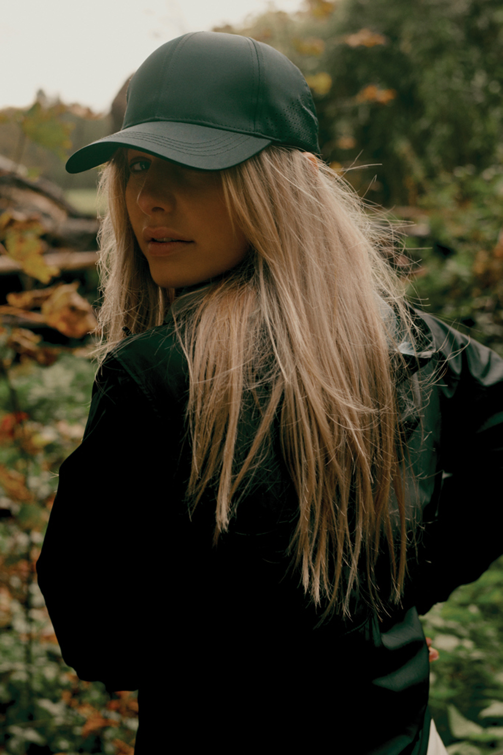 Ветровка Iqoniq Logan из переработанного полиэстера AWARE™, унисекс, 70 г/м² (Изображение 6)