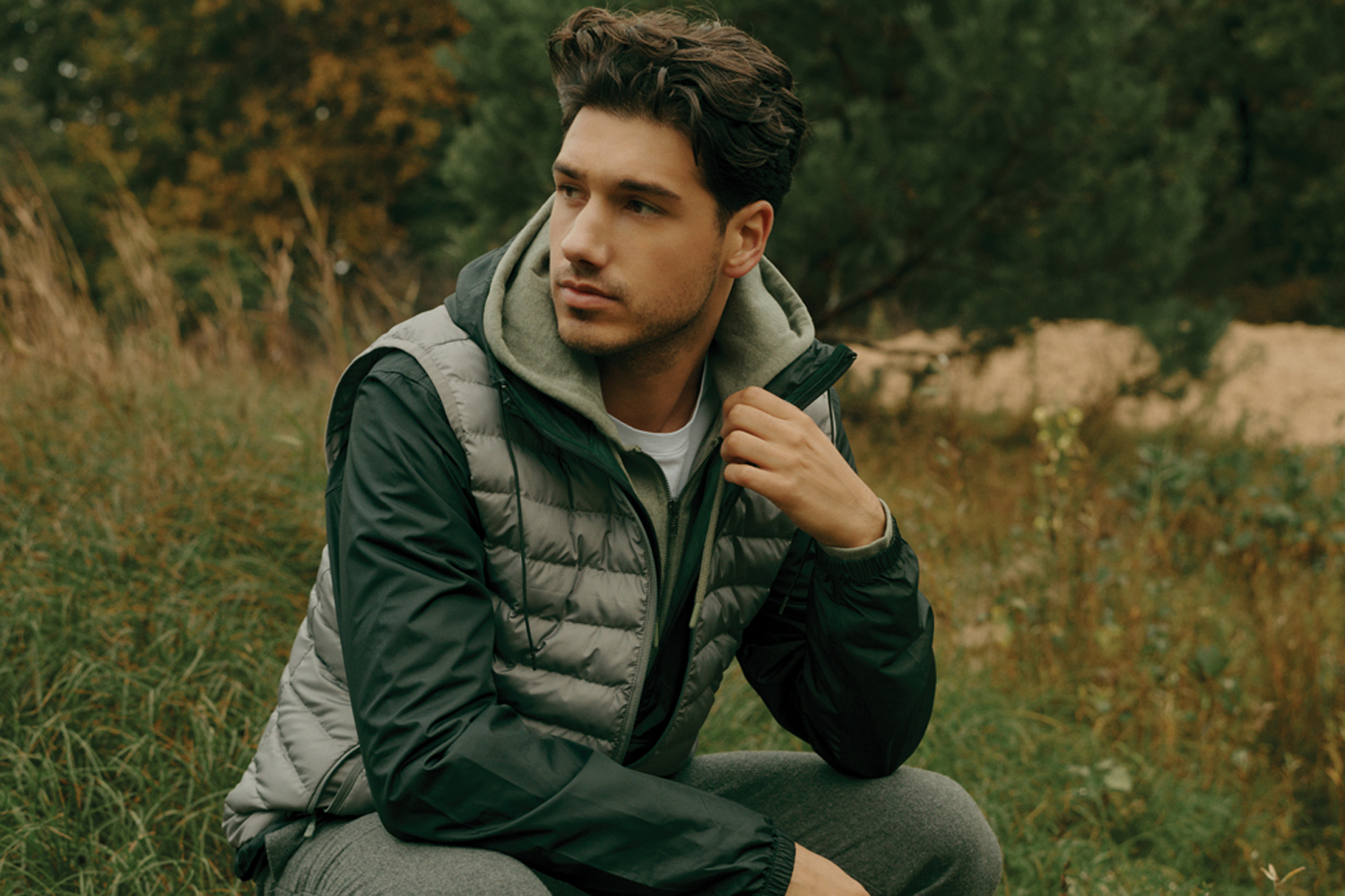 Ветровка Iqoniq Logan из переработанного полиэстера AWARE™, унисекс, 70 г/м² (Изображение 12)