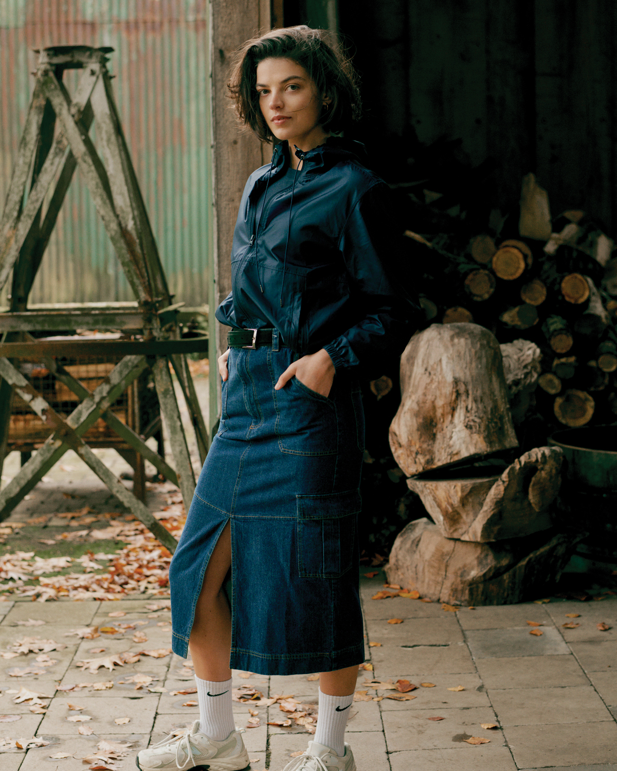 Ветровка Iqoniq Logan из переработанного полиэстера AWARE™, унисекс, 70 г/м² (Изображение 8)