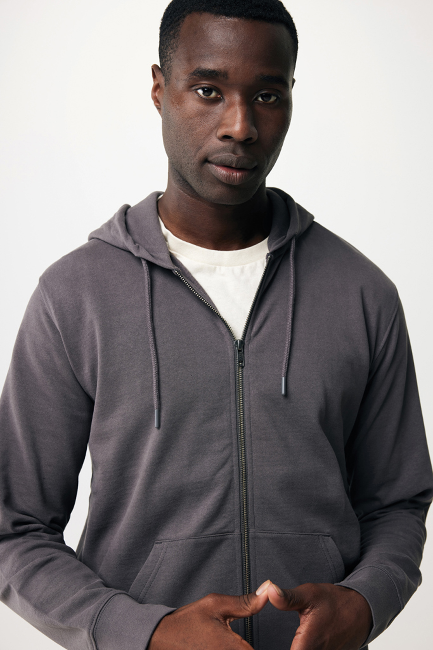 Худи на молнии Iqoniq Abisko из переработанного хлопка, унисекс, 340 г/м² (Изображение 6)