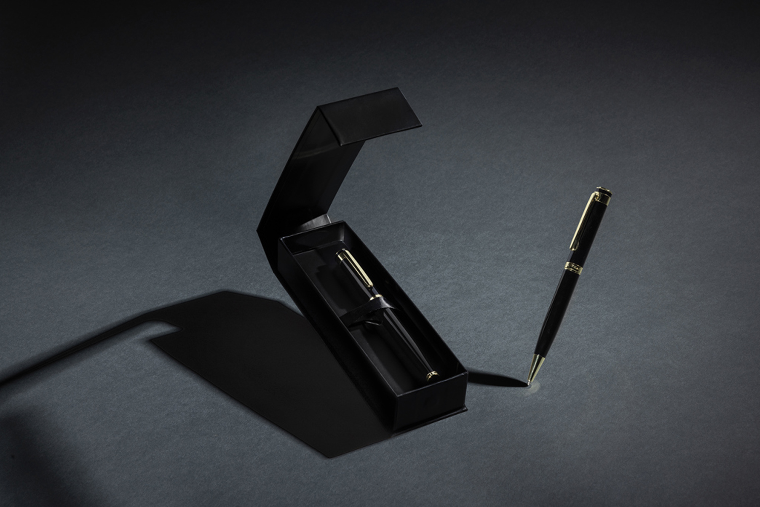 Набор ручек Swiss Peak Luca из переработанной латуни RCS (Изображение 10)