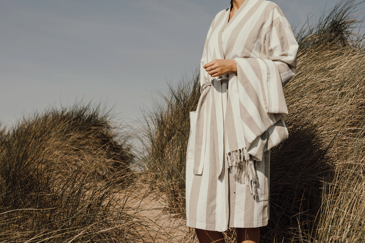 Халат VINGA Ornos из переработанного хлопка GRS, L/XL (Изображение 9)