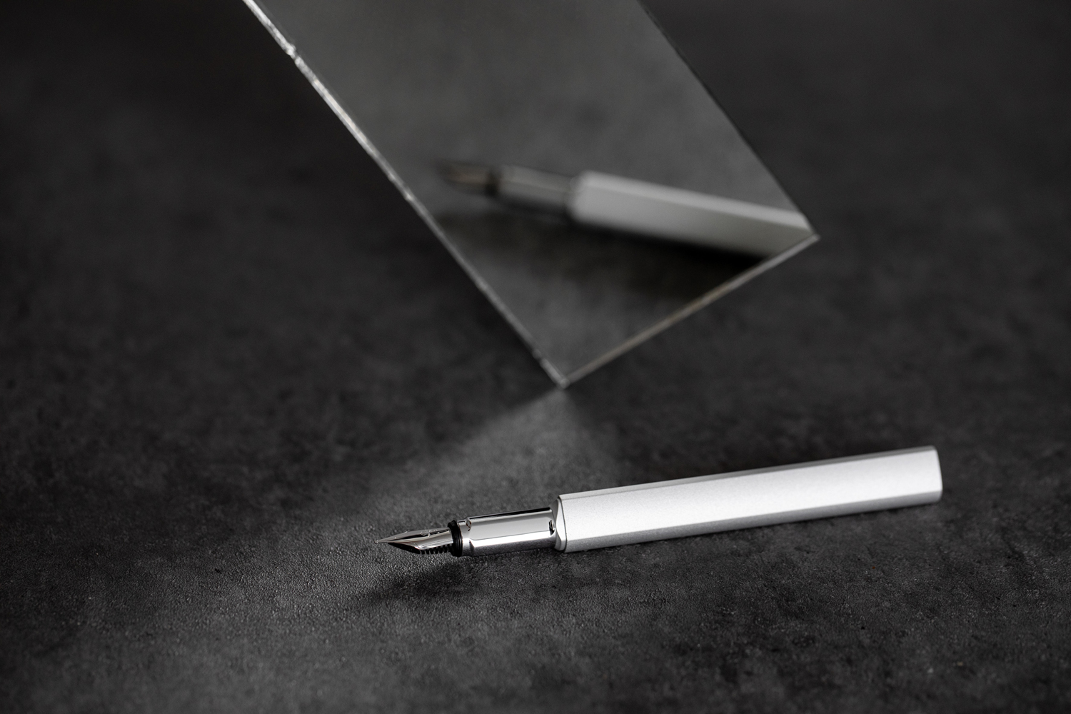 Перьевая ручка PININFARINA PF One SILVER (Изображение 14)