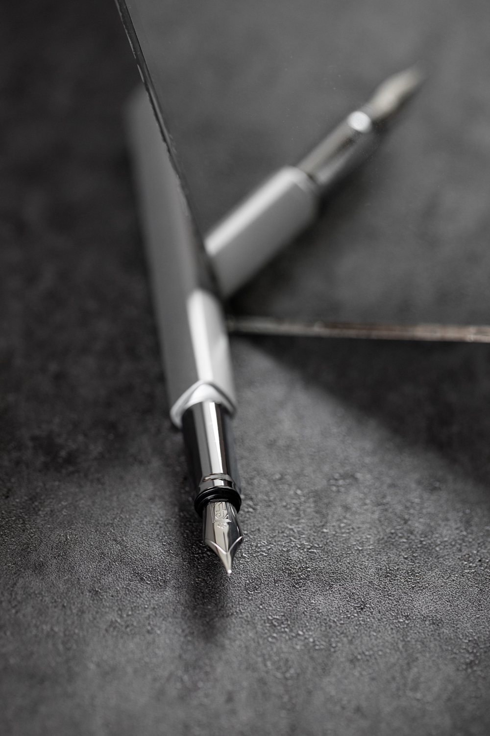 Перьевая ручка PININFARINA PF One SILVER (Изображение 15)
