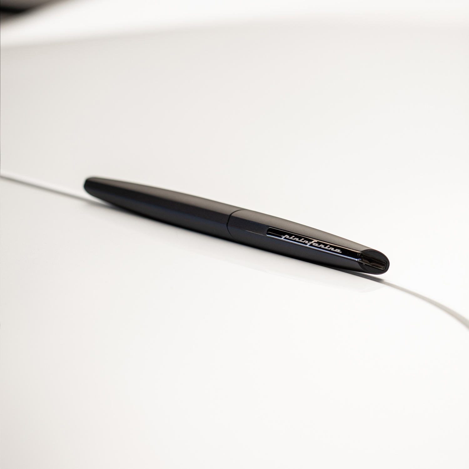 Роллер PININFARINA PF Two BLACK (Изображение 7)