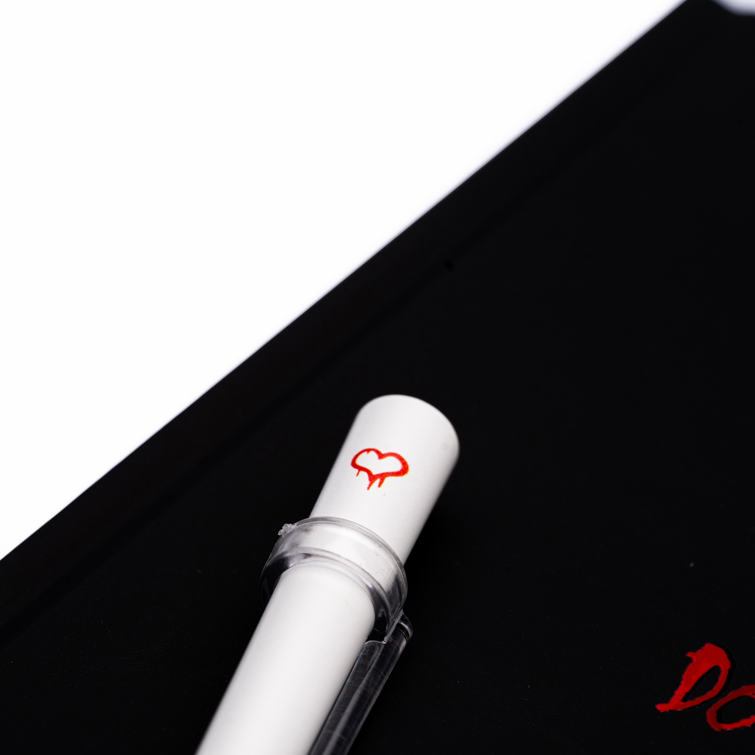 Набор Pininfarina Banksy Крыса: вечная ручка Primina и блокнот линованный из каменной бумаги, А5 (Изображение 4)