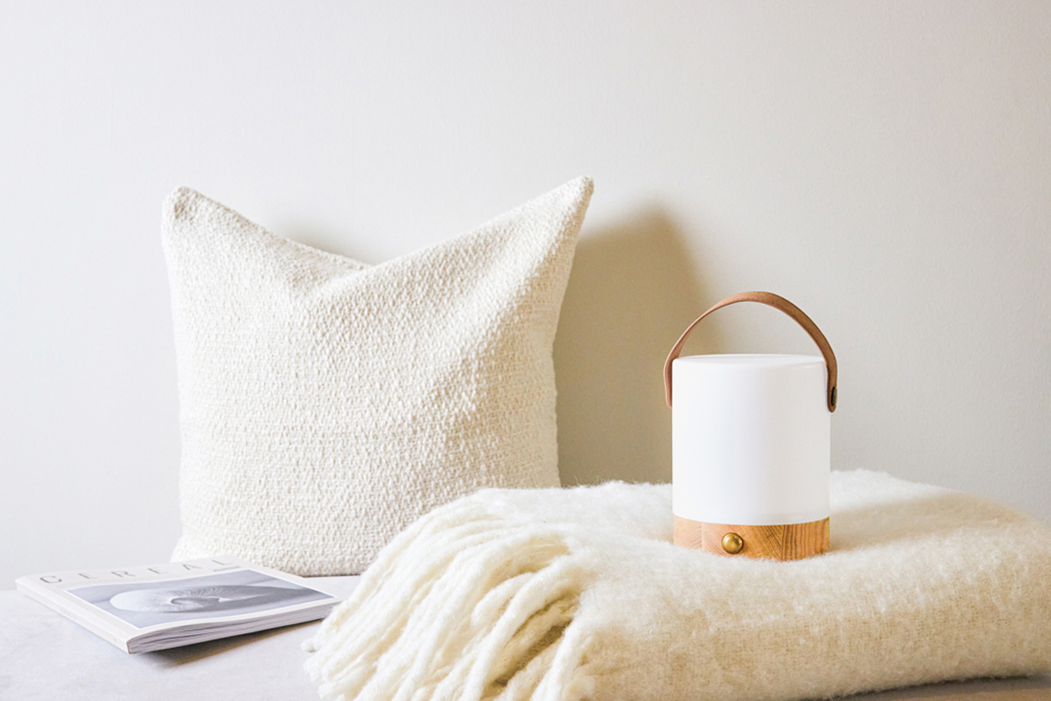 Лампа VINGA Narni из переработанного ABS RCS (Изображение 4)