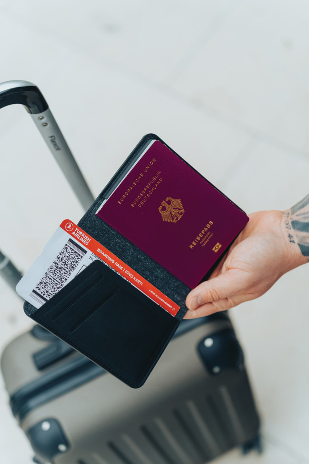 Обложка для паспорта Travelfinder с технологией Find My (Изображение 10)