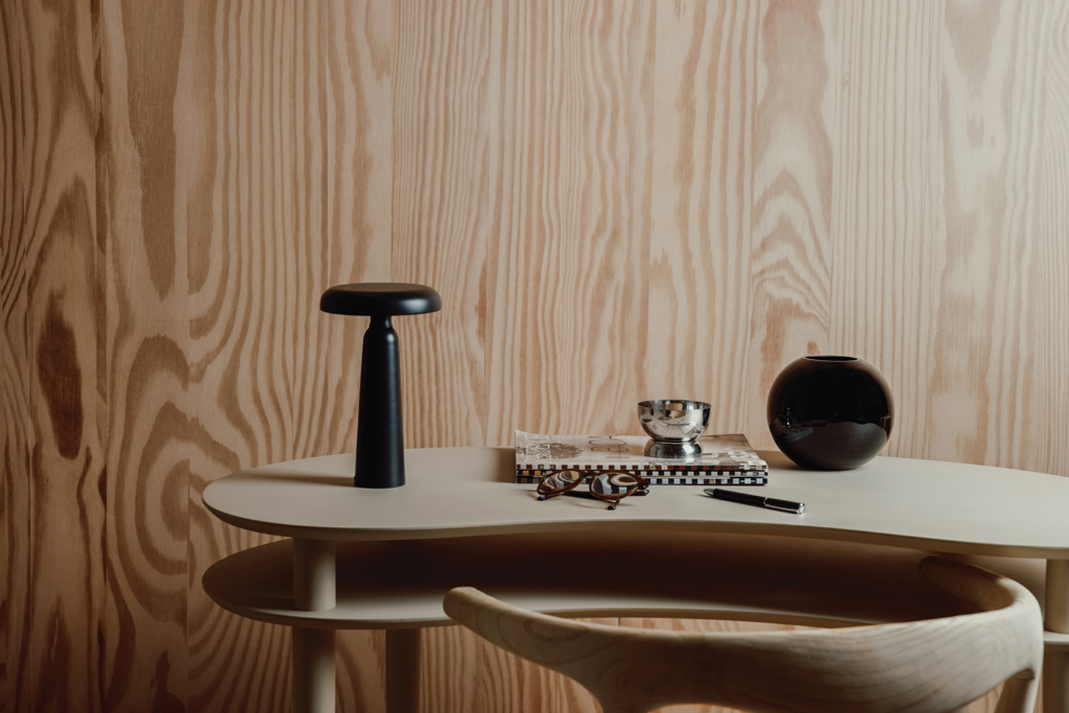 Настольная лампа VINGA Avery RCS (Изображение 6)