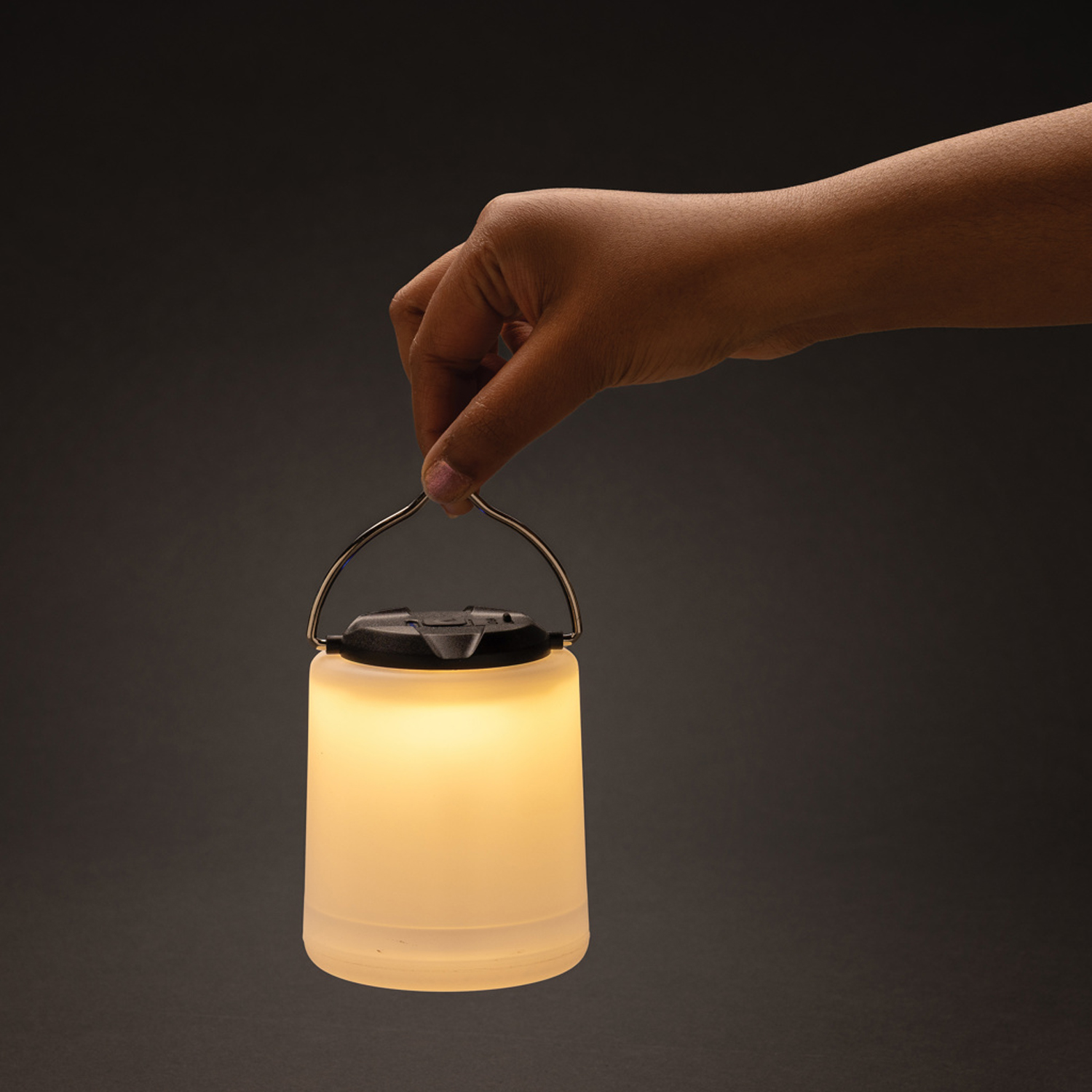 Настольная лампа Limio из переработанного пластика RCS (Изображение 7)