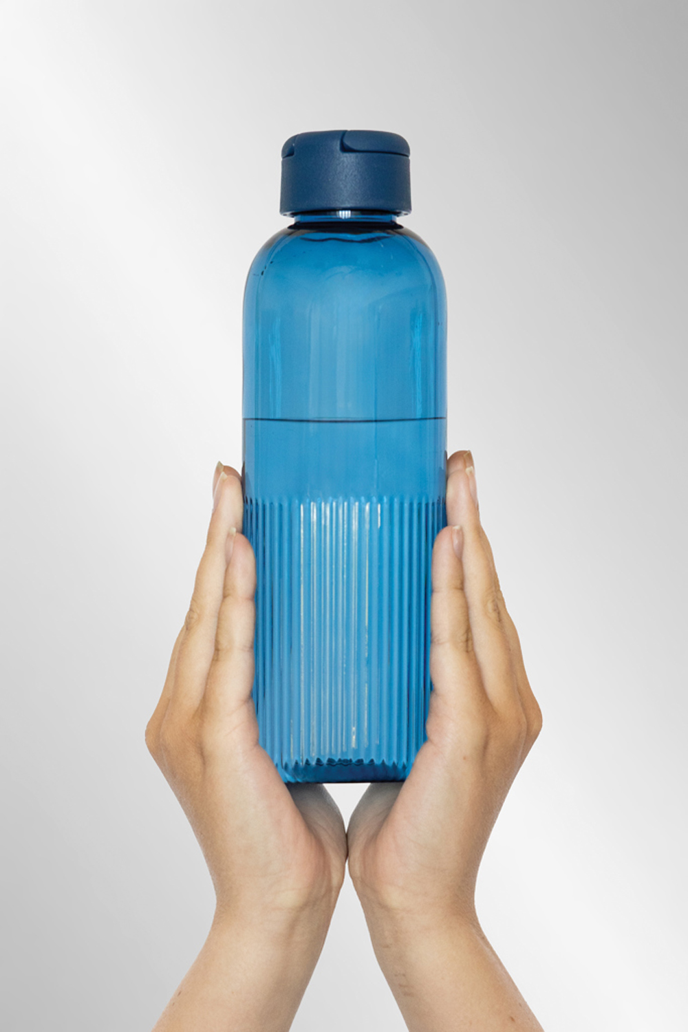 Бутылка Ripple из rPET RCS с кольцом-держателем, 750 мл (Изображение 10)