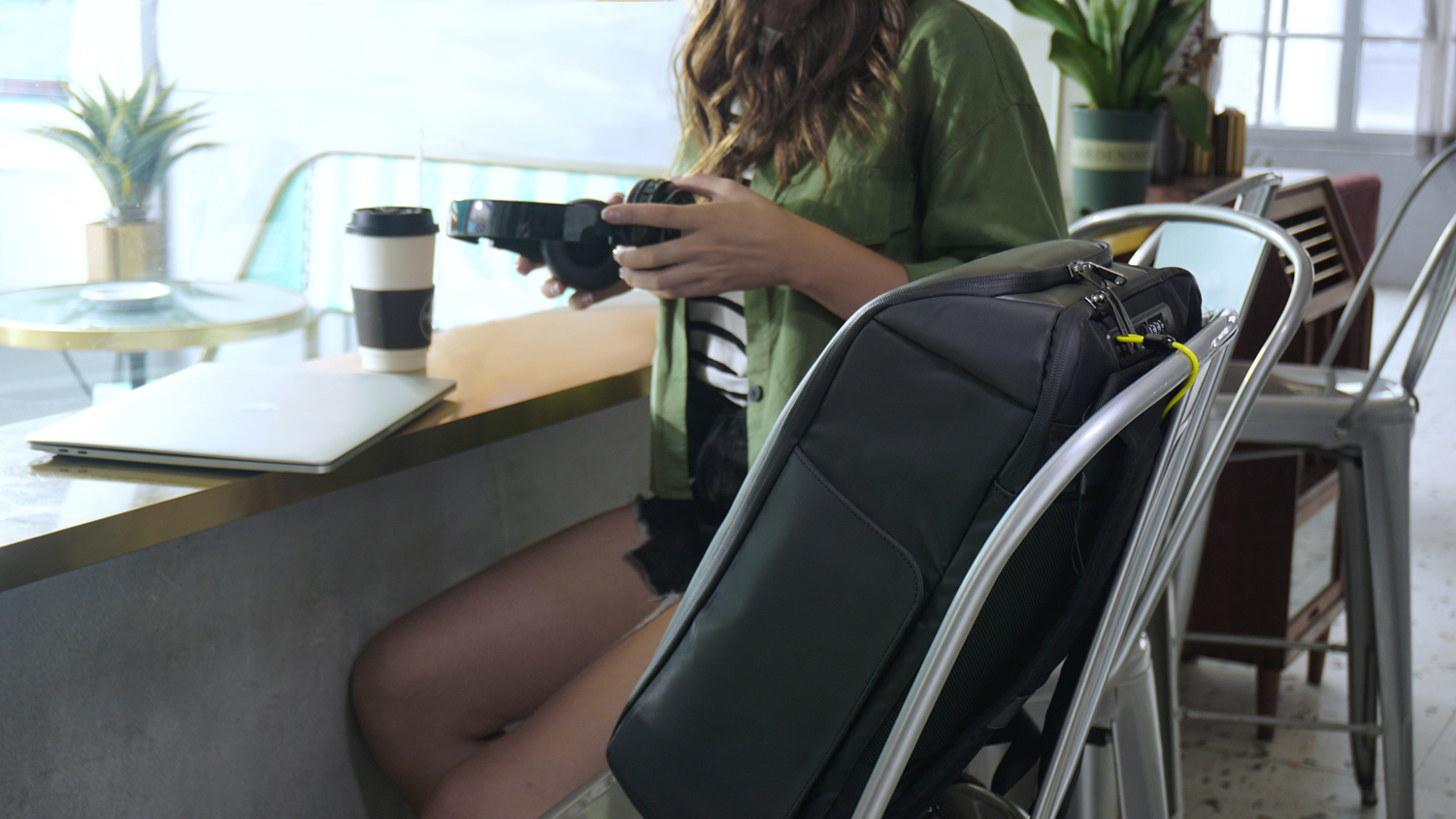 Рюкзак KORIN FlipPack 47х30х17 см, зеленый/черный (Изображение 24)