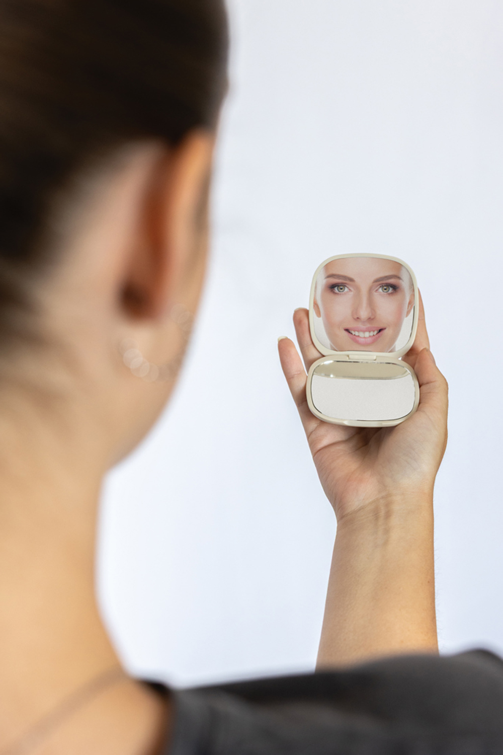 Зеркало для макияжа Reflecta из переработанного пластика RCS (Изображение 6)