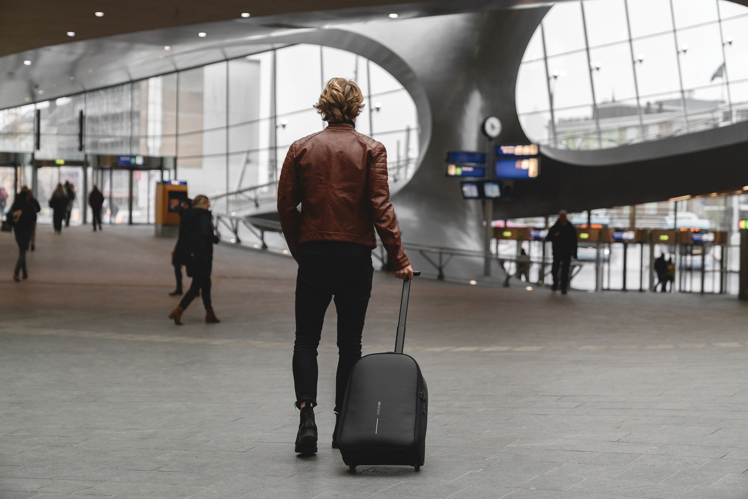 Антикражный рюкзак на колесах Bobby (Изображение 4)