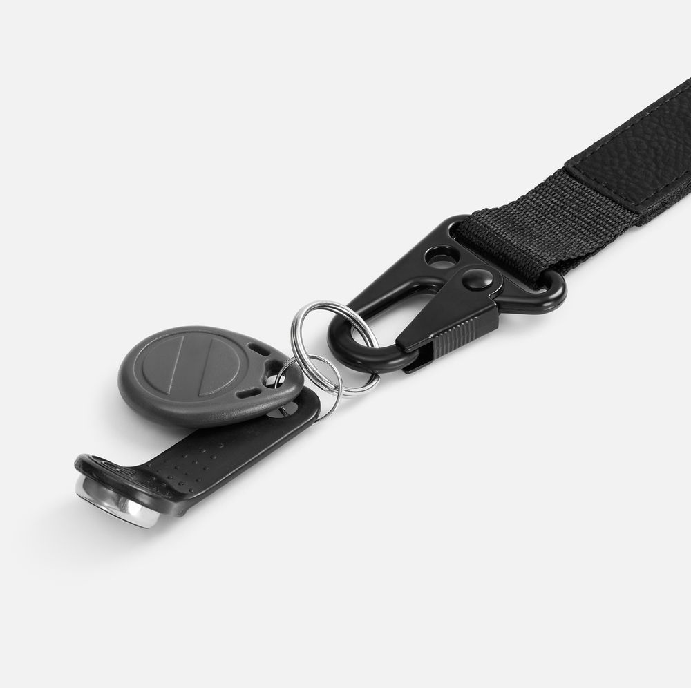 Брелок с карабином Manlig, черный (Изображение 4)