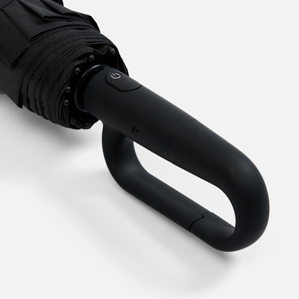 Зонт складной Skymate с УФ-защитой и ручкой-карабином, черный (Изображение 6)